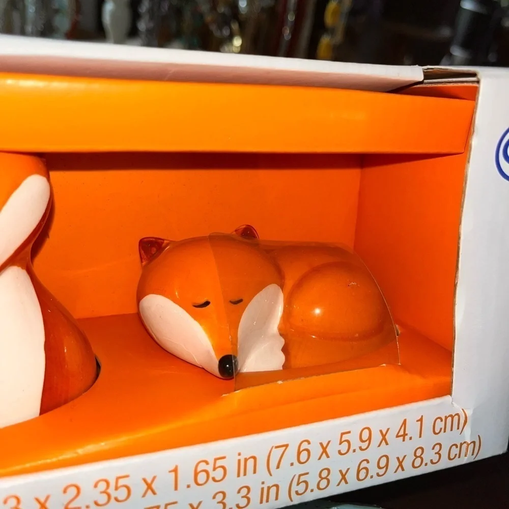 Foxes set of salt and pepper shakers vintage unused Fox set of salt and pepper